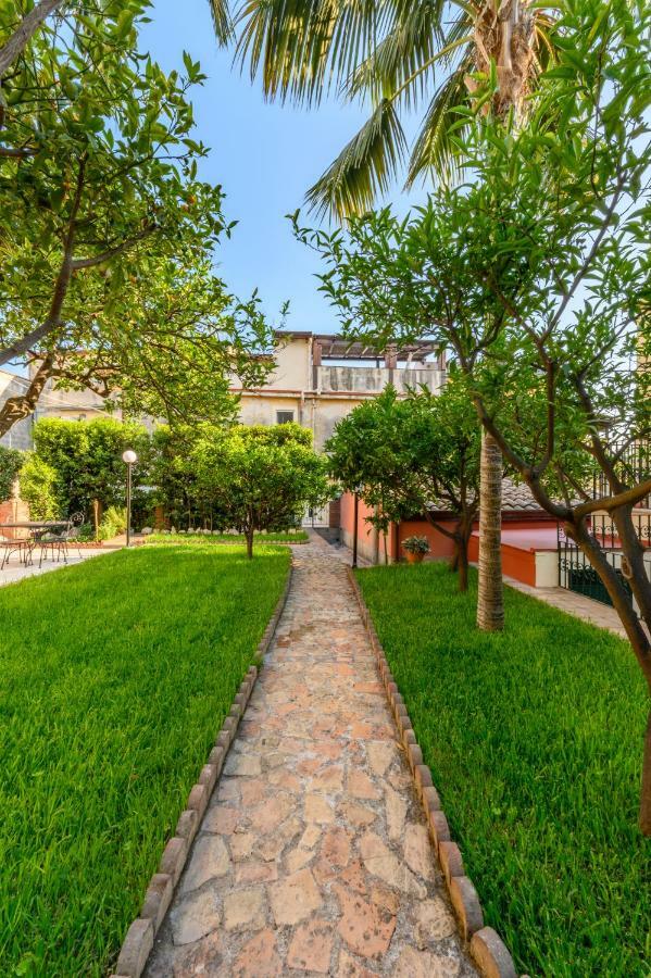 Villa Valverde Apartments E B&B Taormina Exterior foto